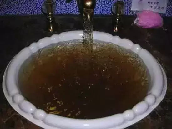 看看您家用的水管，是不銹鋼水管太貴，還是家人的健康不值得投資？
